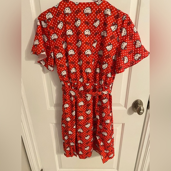 NEW WITH TAGS HELLO KITTY DRESS SANRIO/SHEIN ADULTS - Picture 4 of 9